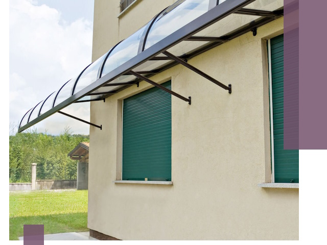 Козырьки над окнами в Ирбите — изготовление и монтаж по выгоде